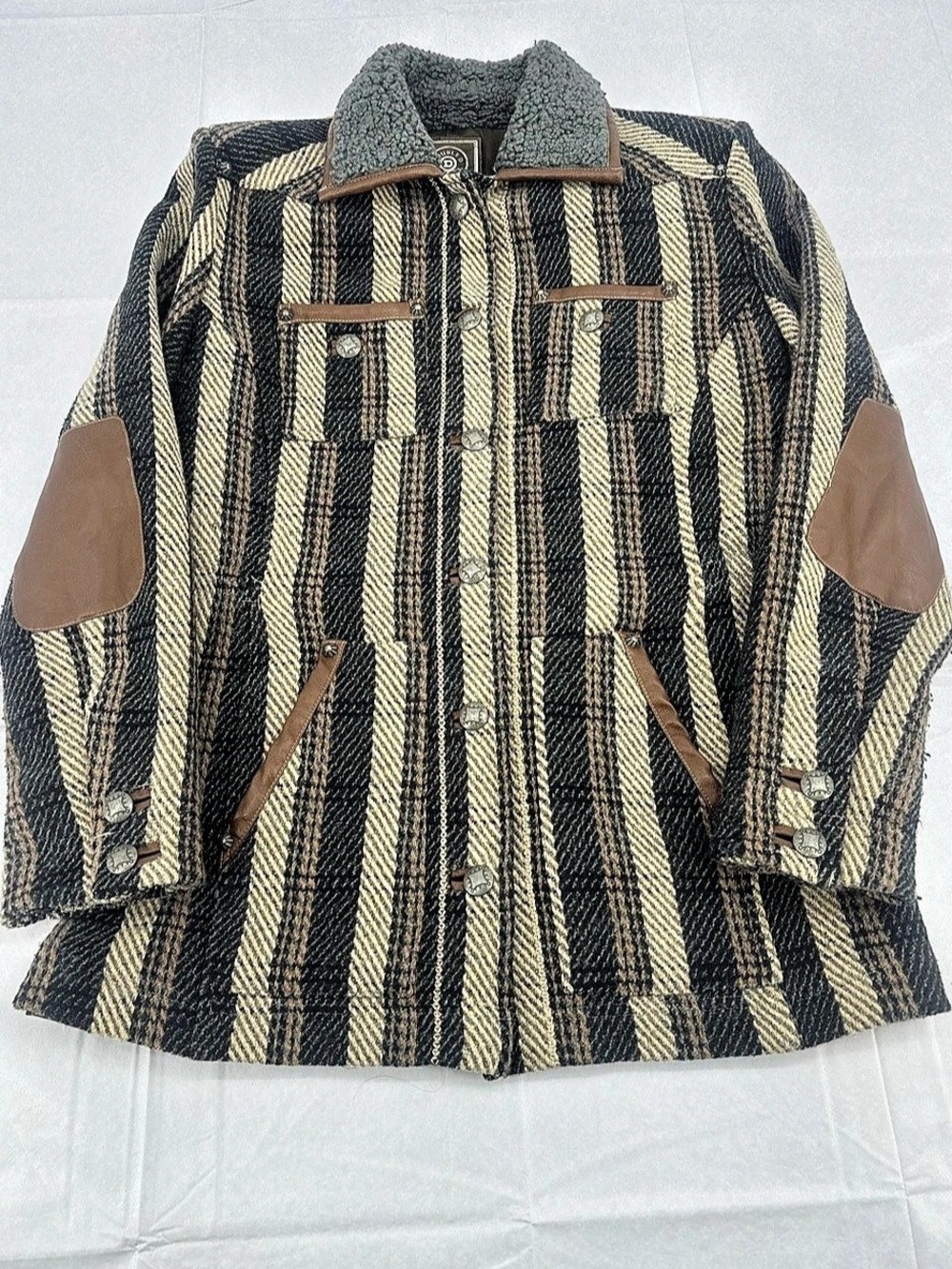 Double D Ranch Vintage-Inspired Plaid Western Coat – Statement Piece 🤎🤍🤎